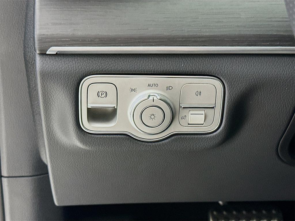 new 2026 Mercedes-Benz GLS 450 car, priced at $101,565