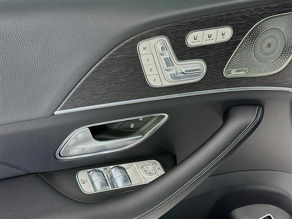 new 2026 Mercedes-Benz GLS 450 car, priced at $101,565