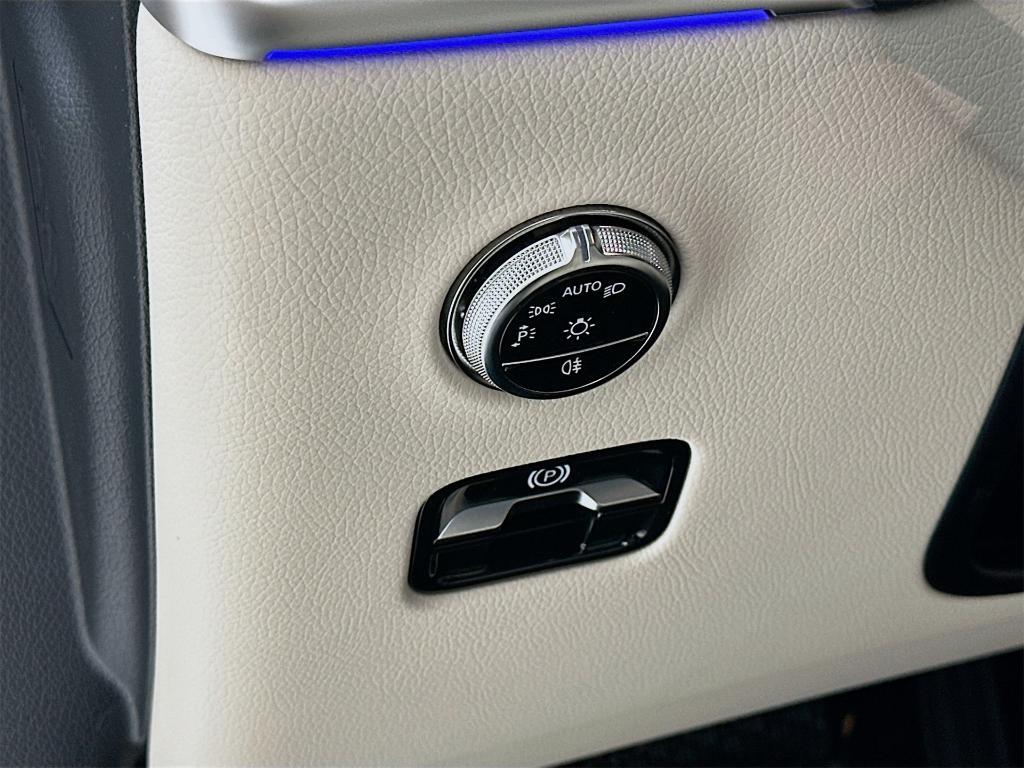 new 2026 Mercedes-Benz GLC 300 car, priced at $66,835