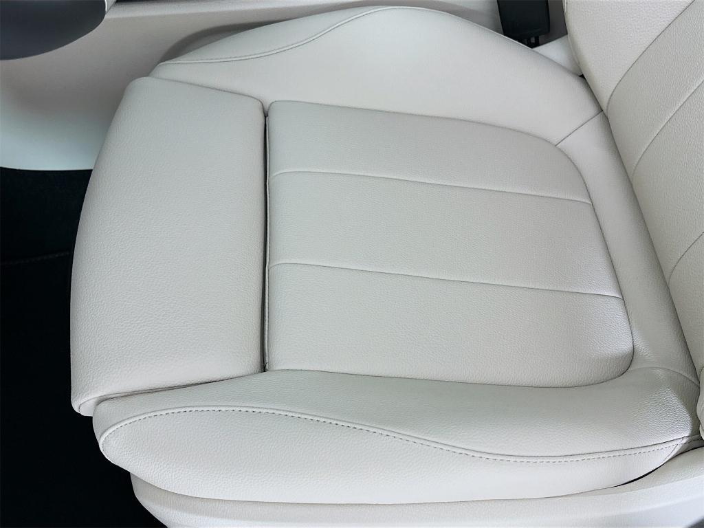 new 2026 Mercedes-Benz GLB 250 car, priced at $48,695