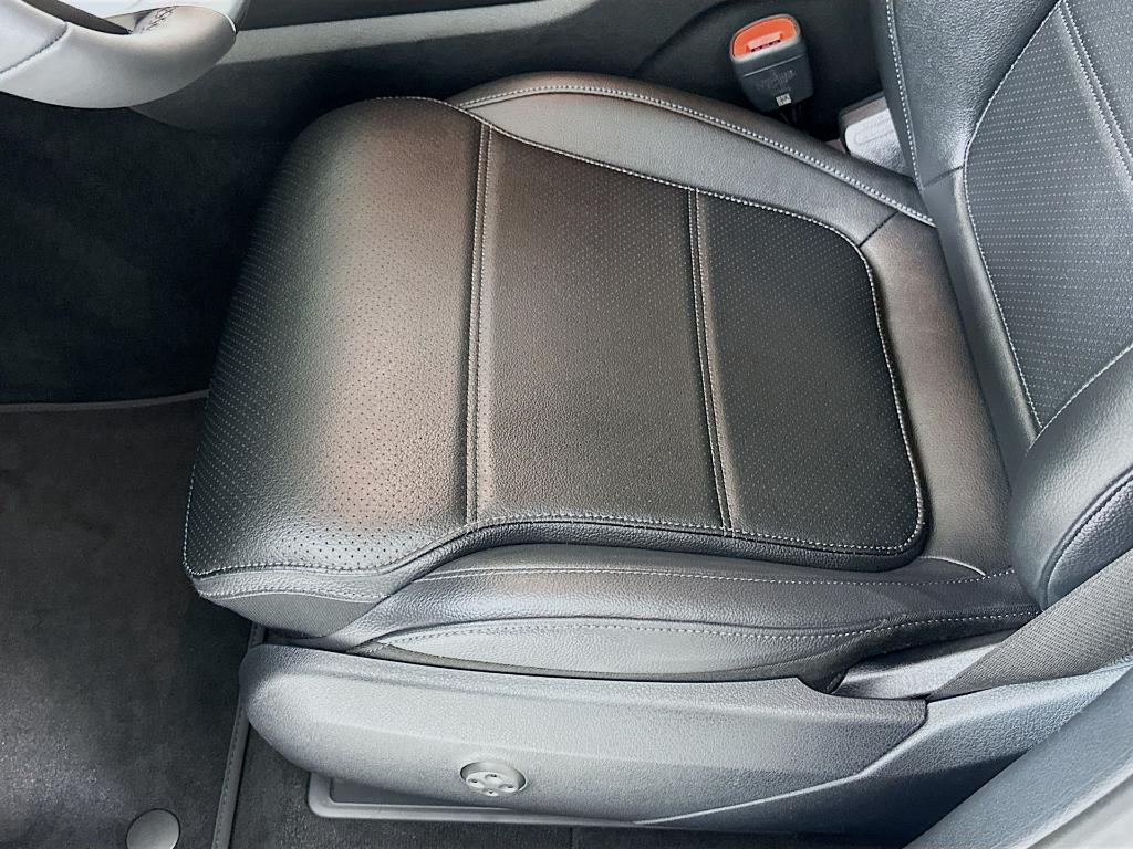 new 2026 Mercedes-Benz GLC 300 car, priced at $51,740