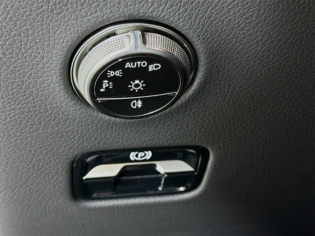 new 2026 Mercedes-Benz GLC 300 car, priced at $67,915