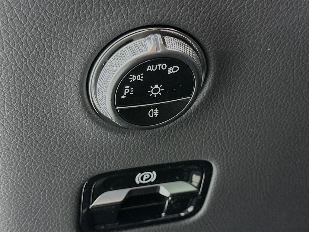 new 2026 Mercedes-Benz GLC 300 car, priced at $62,570