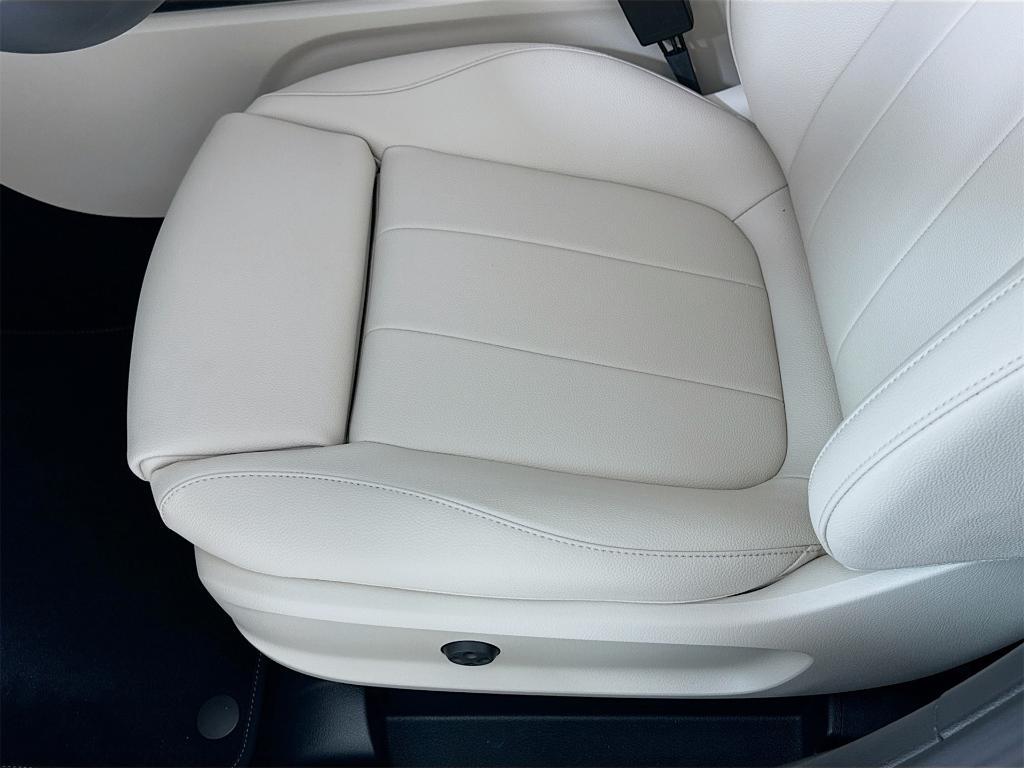 new 2026 Mercedes-Benz GLA 250 car, priced at $43,350