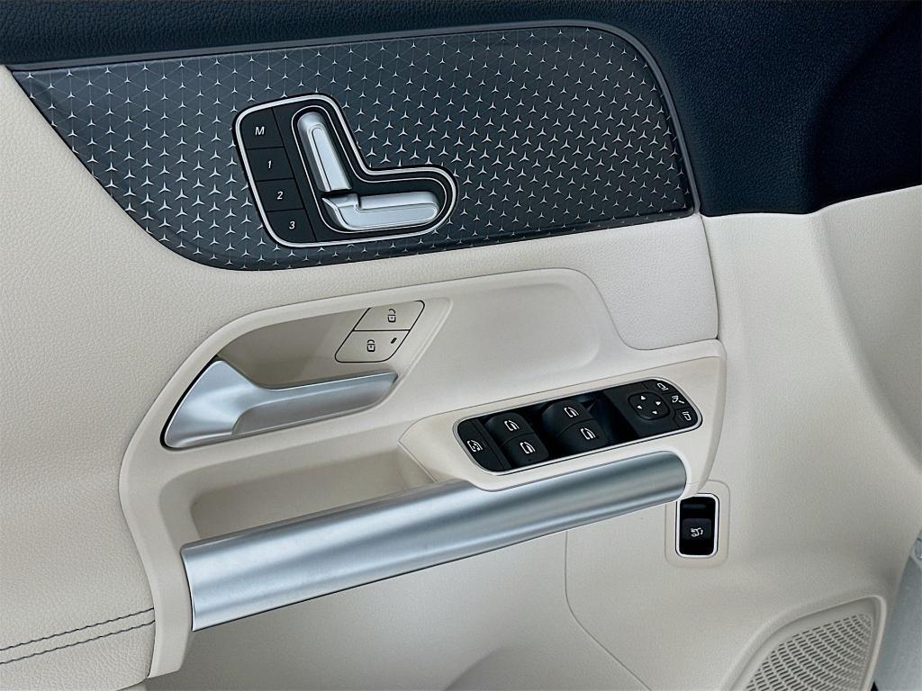 new 2026 Mercedes-Benz GLA 250 car, priced at $44,935