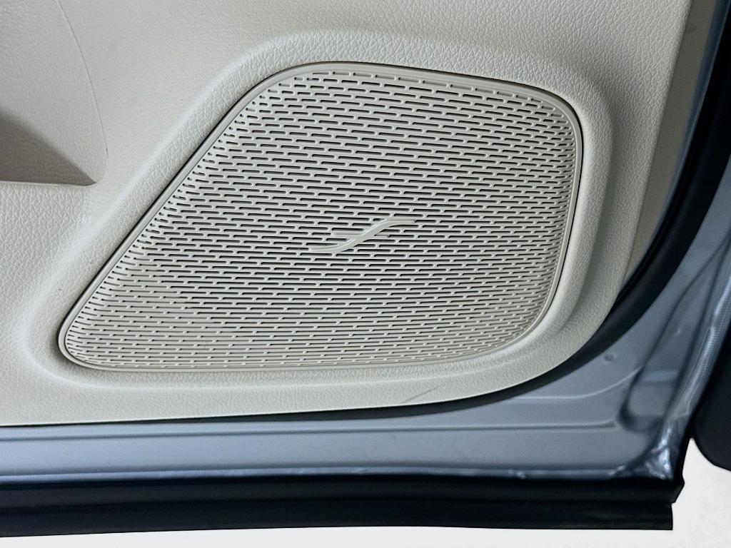 new 2026 Mercedes-Benz GLB 250 car, priced at $51,295