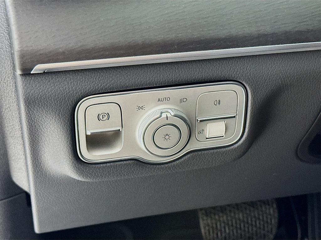 new 2026 Mercedes-Benz GLE 450 car, priced at $79,100