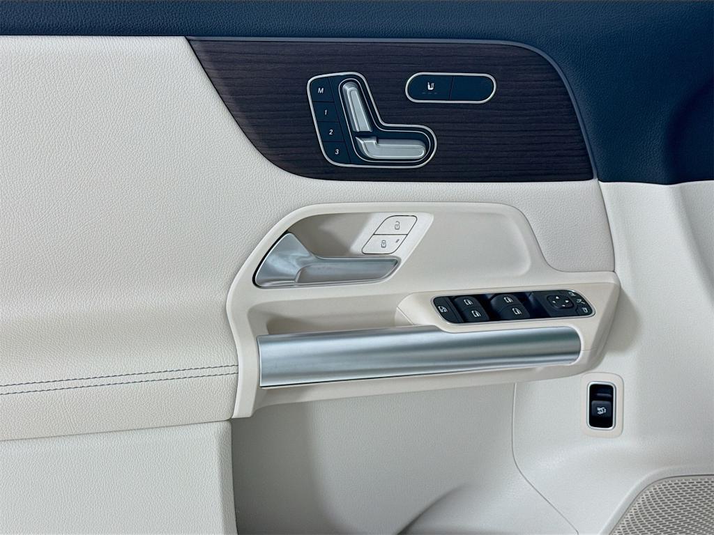 new 2026 Mercedes-Benz GLA 250 car, priced at $46,995