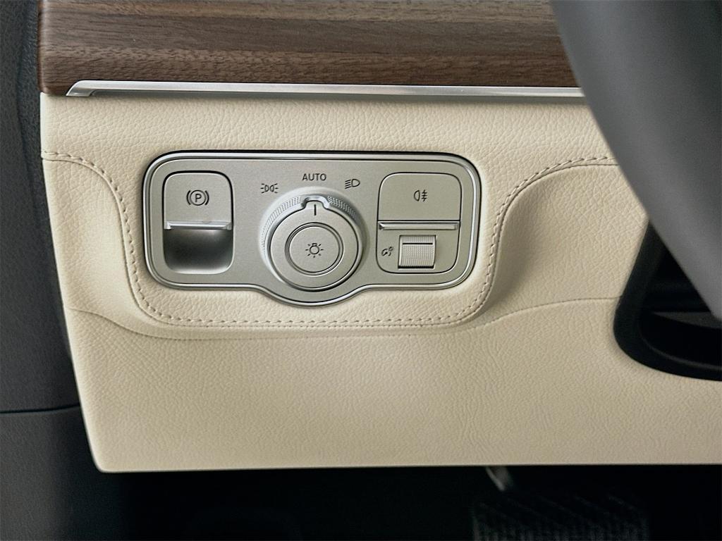 new 2026 Mercedes-Benz GLE 450 car, priced at $88,380