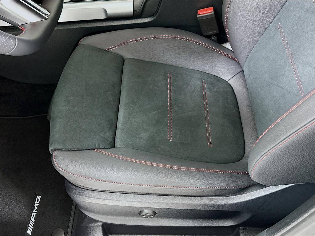 new 2026 Mercedes-Benz GLB 250 car, priced at $51,520