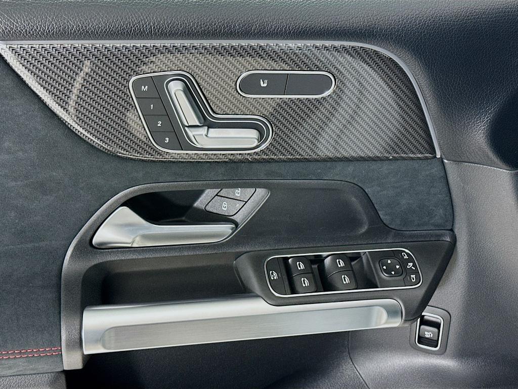 new 2026 Mercedes-Benz GLB 250 car, priced at $51,520