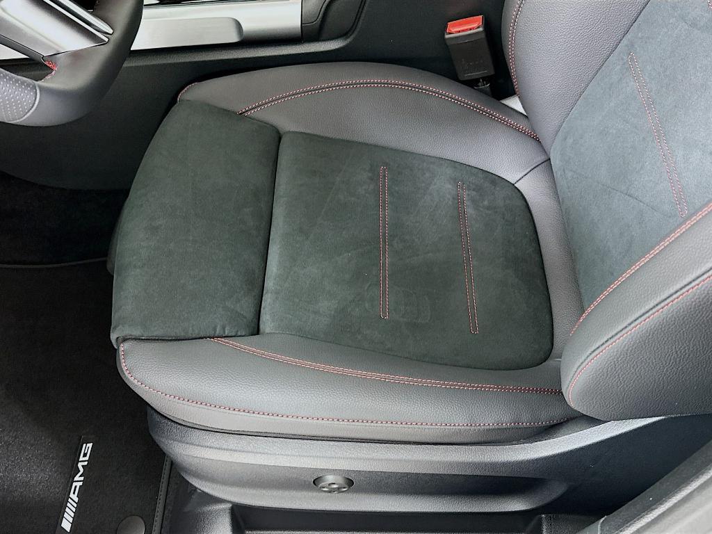 new 2026 Mercedes-Benz GLB 250 car, priced at $51,520