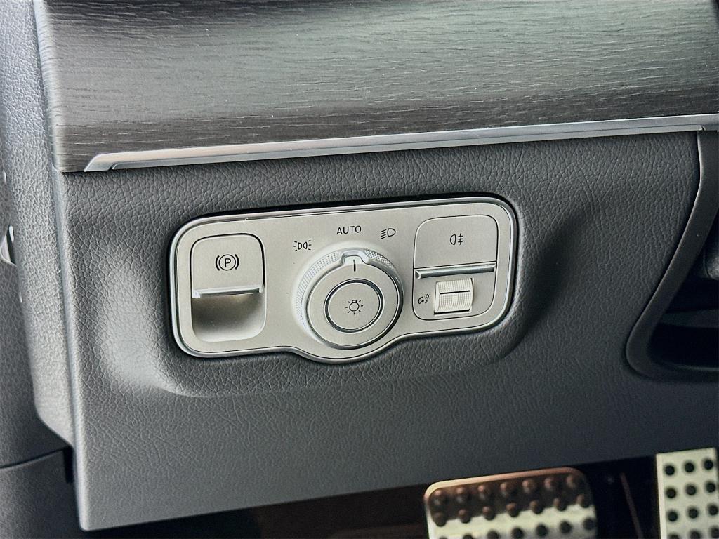 new 2026 Mercedes-Benz GLS 450 car, priced at $101,470