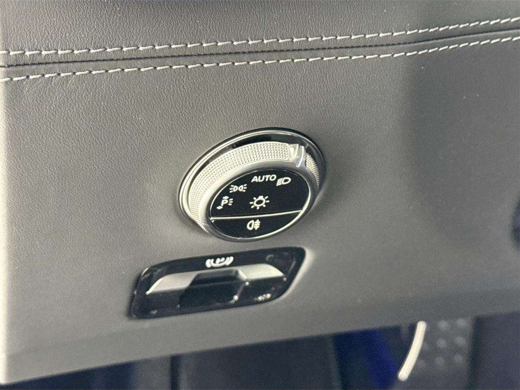 new 2025 Mercedes-Benz AMG SL 43 car, priced at $116,470