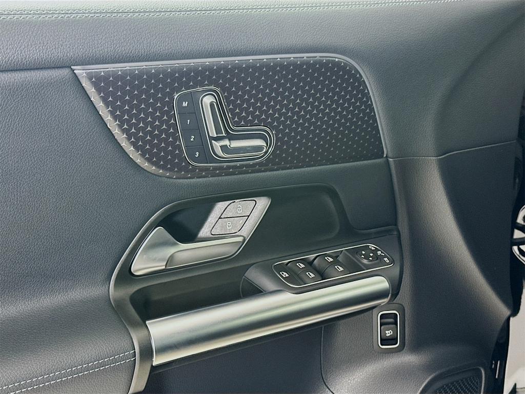 new 2026 Mercedes-Benz GLA 250 car, priced at $44,935