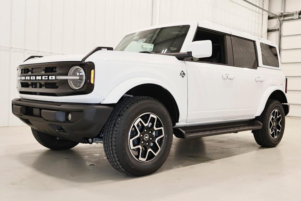 new 2025 Ford Bronco car, priced at $49,190