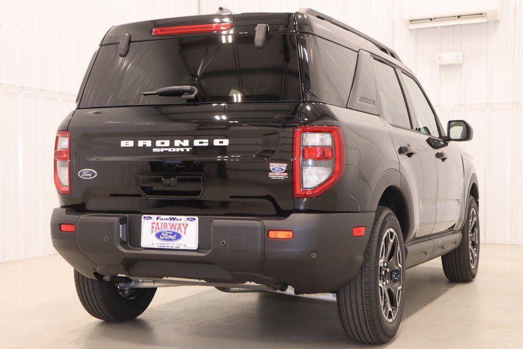 new 2025 Ford Bronco Sport car, priced at $36,578