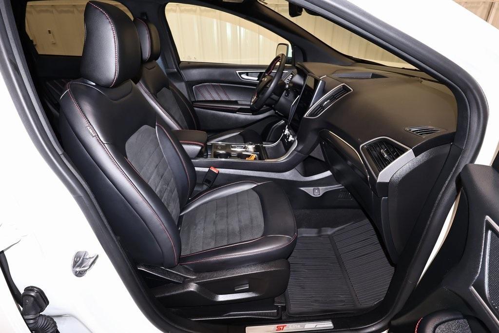 used 2023 Ford Edge car, priced at $29,000