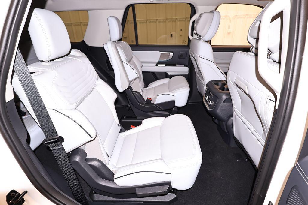 new 2026 Ford Expedition car, priced at $85,465