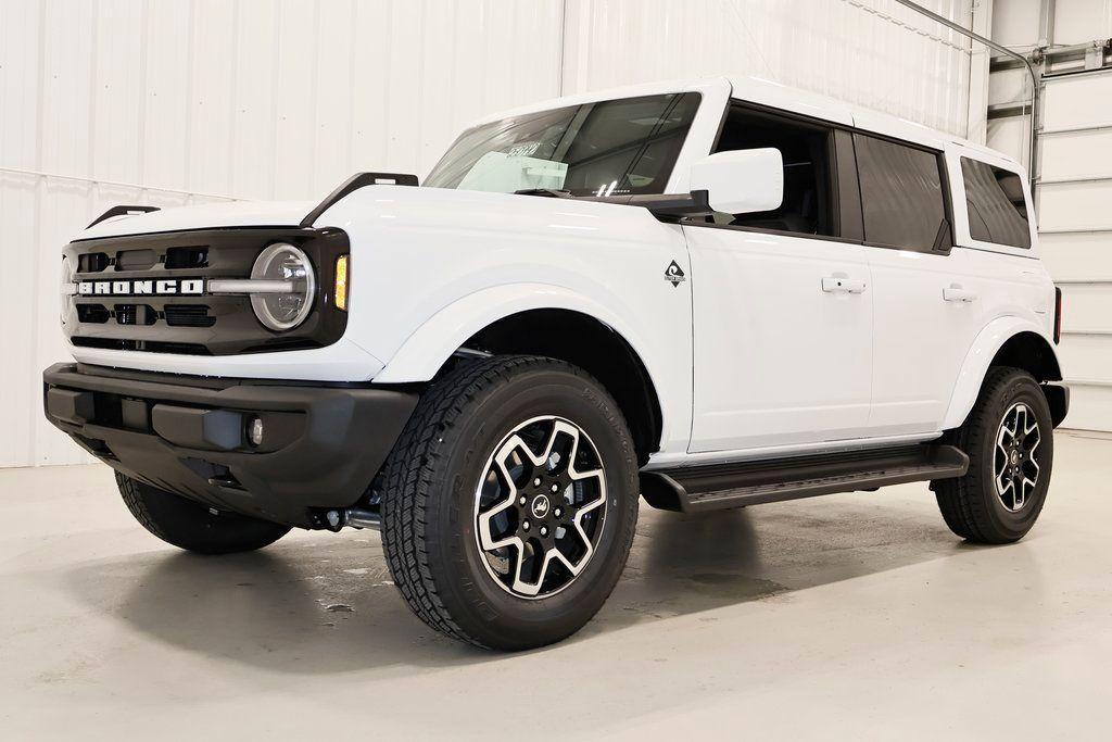 new 2025 Ford Bronco car, priced at $47,140