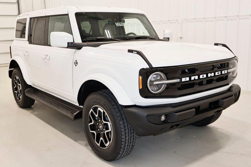 new 2025 Ford Bronco car, priced at $47,140