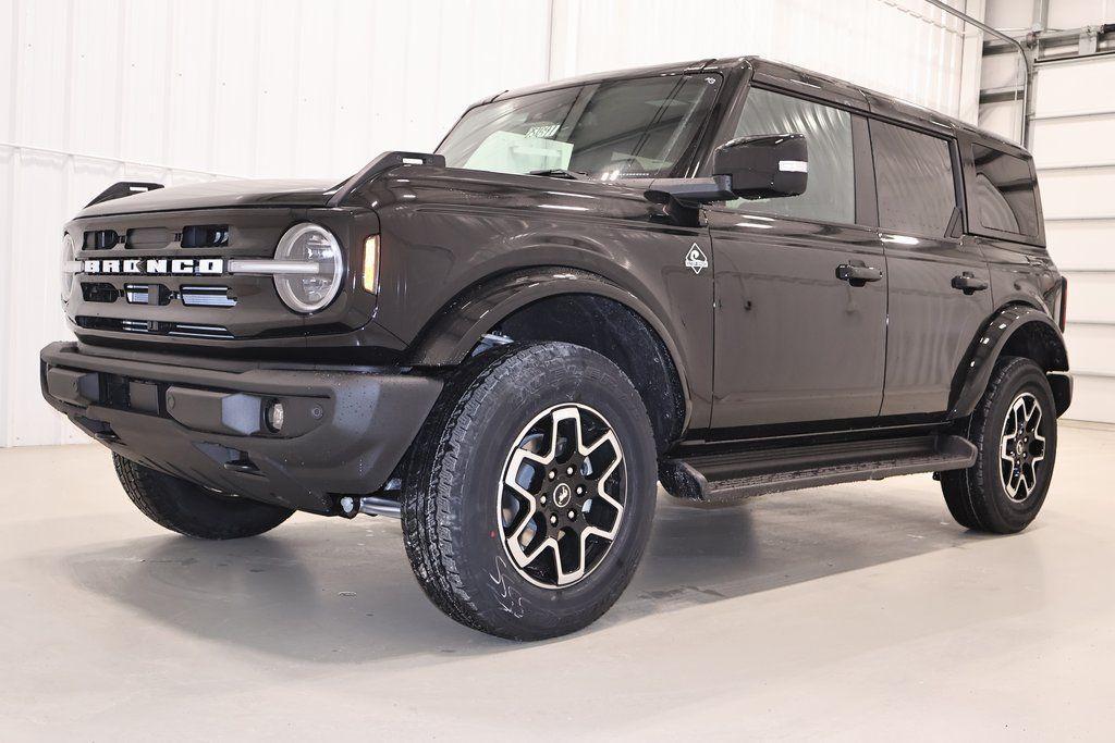 new 2025 Ford Bronco car, priced at $53,998