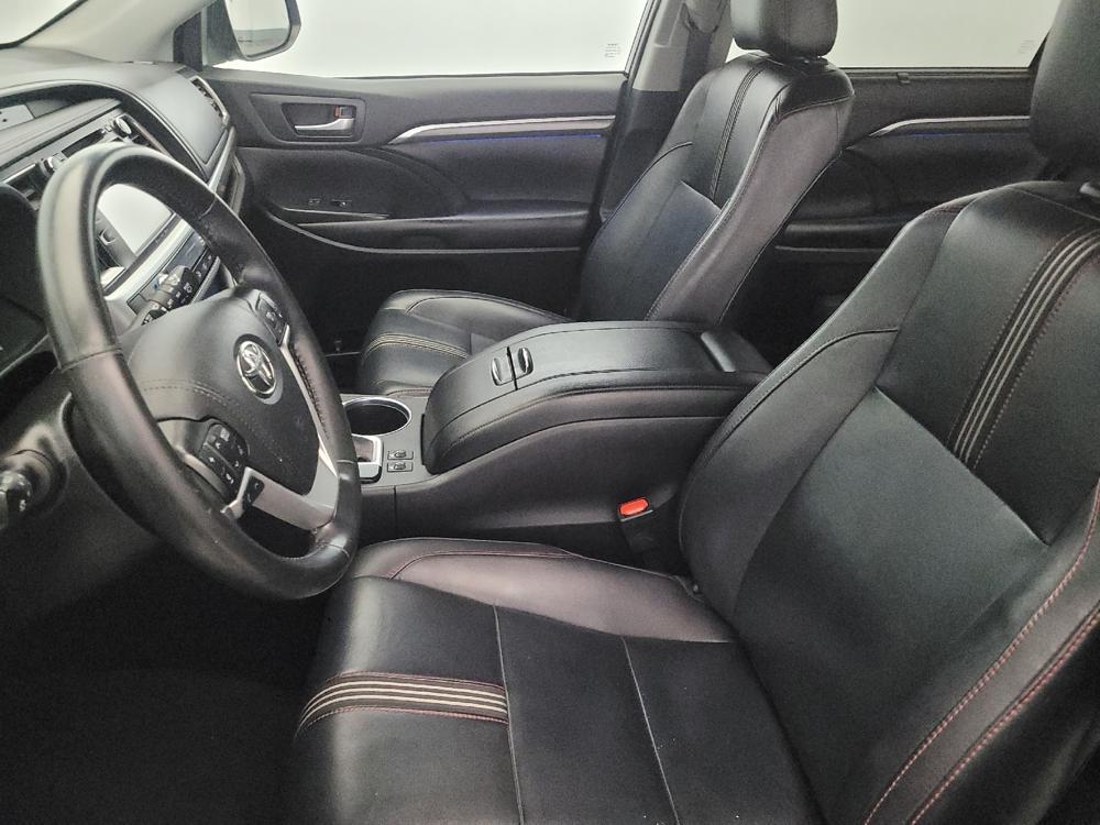 used 2019 Toyota Highlander car, priced at $24,895