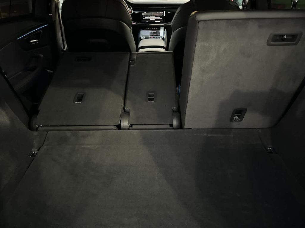 new 2025 Audi RS Q8 car, priced at $148,240