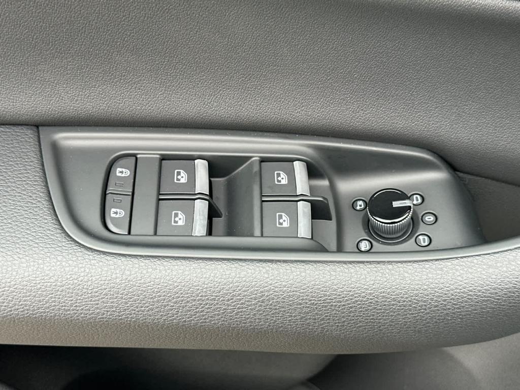 new 2026 Audi Q7 car, priced at $61,760