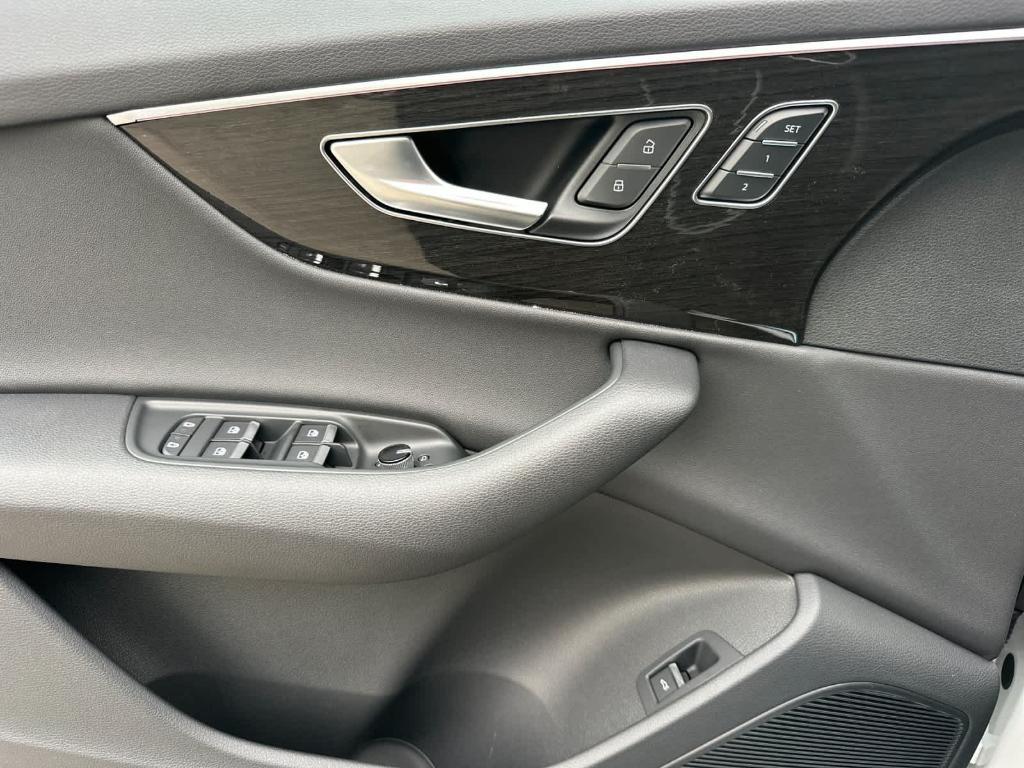 new 2026 Audi Q7 car, priced at $61,760