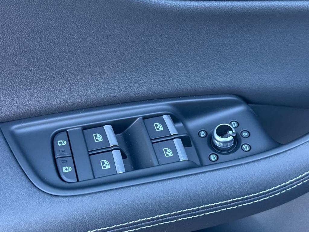 new 2026 Audi Q7 car, priced at $72,005