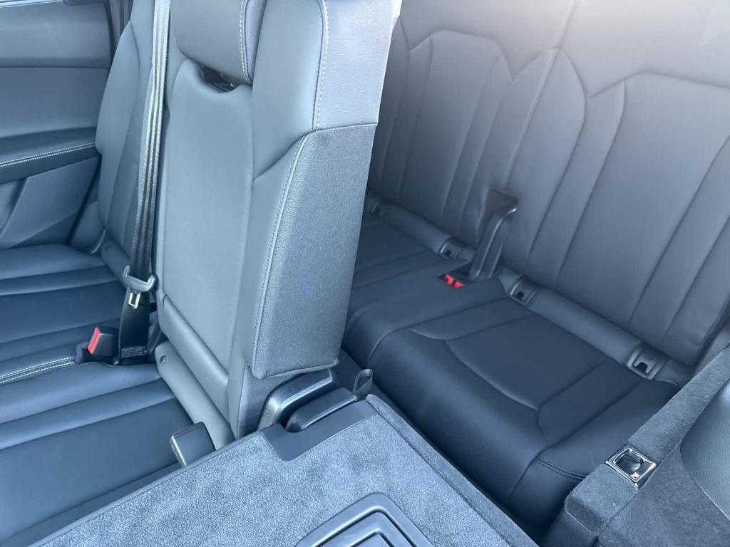 new 2026 Audi Q7 car, priced at $72,005