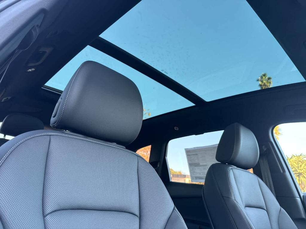 new 2026 Audi Q7 car, priced at $72,005