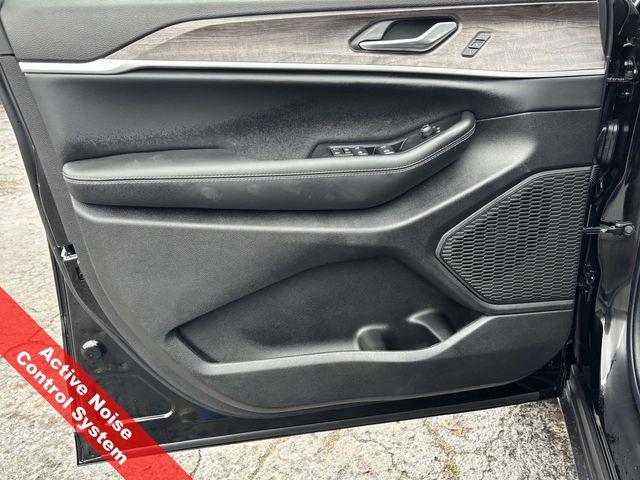 new 2025 Jeep Grand Cherokee car, priced at $44,759