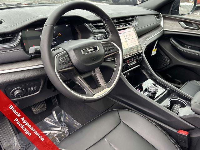 new 2025 Jeep Grand Cherokee car, priced at $44,759