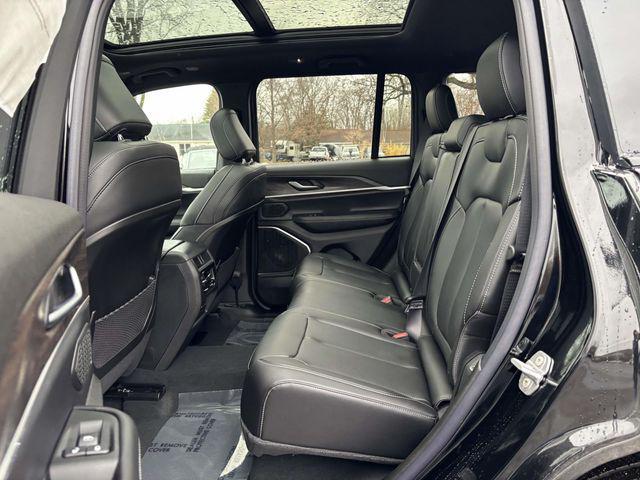 new 2026 Jeep Grand Cherokee car, priced at $42,216