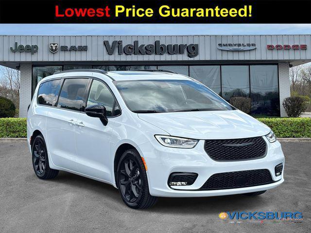 new 2026 Chrysler Pacifica car, priced at $43,685