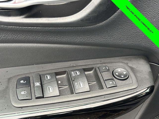 used 2023 Jeep Cherokee car, priced at $25,694