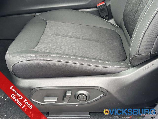 new 2025 Jeep Grand Cherokee car, priced at $35,174