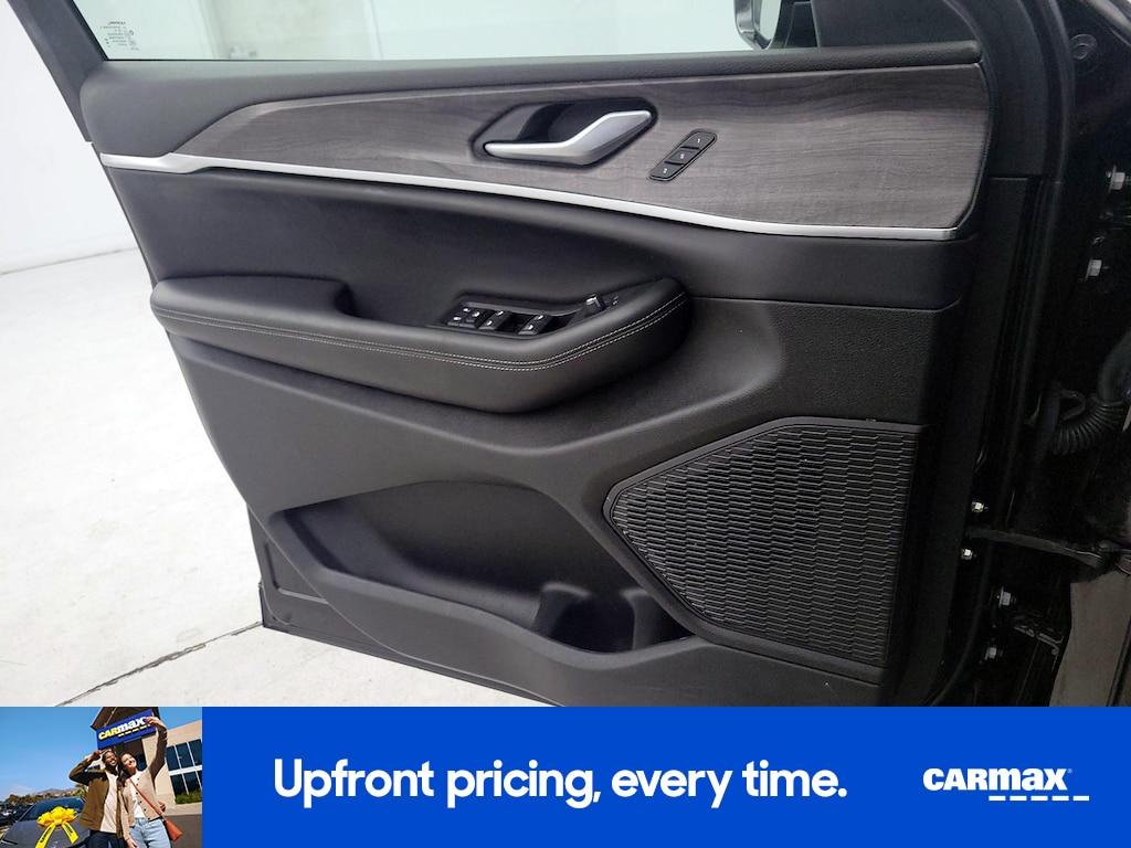 used 2024 Jeep Grand Cherokee L car, priced at $34,998