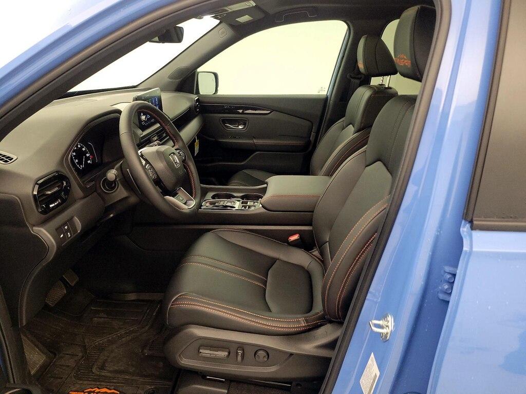used 2025 Honda Pilot car, priced at $45,998