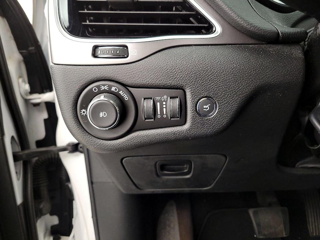 used 2019 Jeep Cherokee car, priced at $18,998