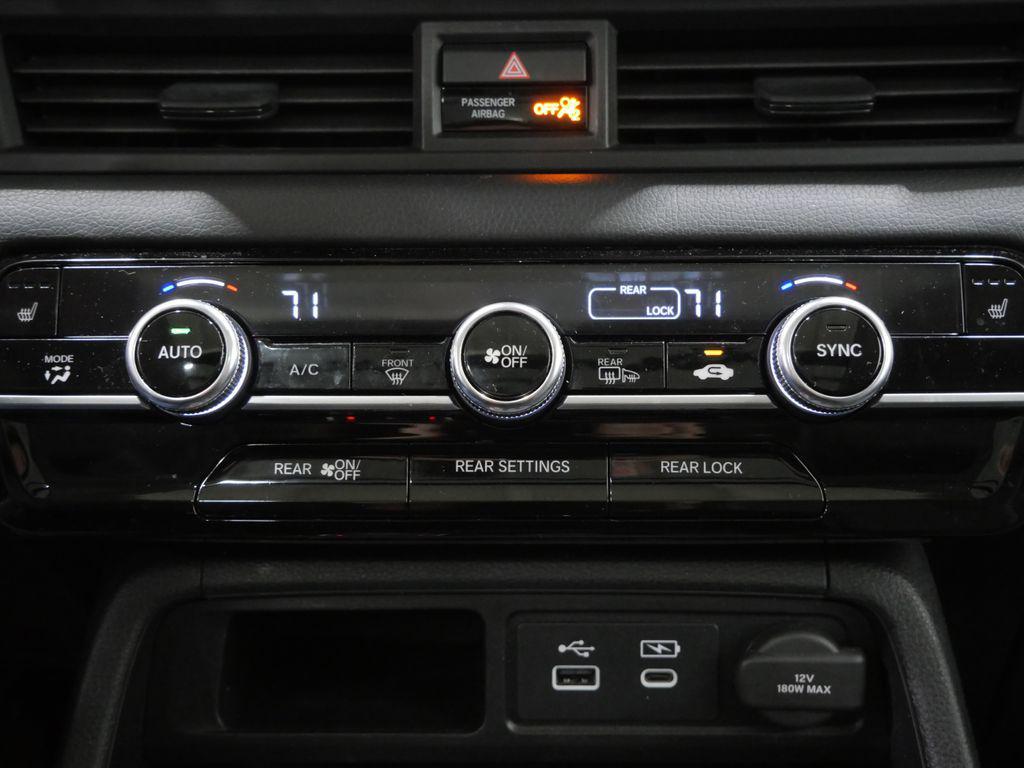 used 2025 Honda Pilot car, priced at $40,912
