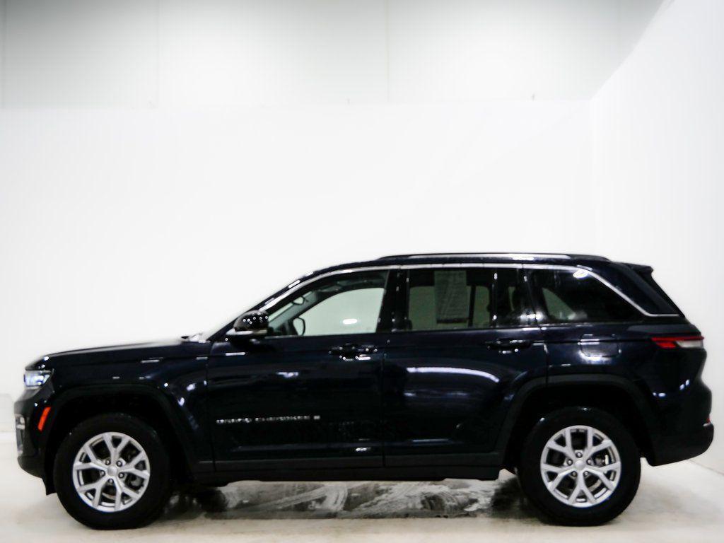 used 2024 Jeep Grand Cherokee car, priced at $31,000