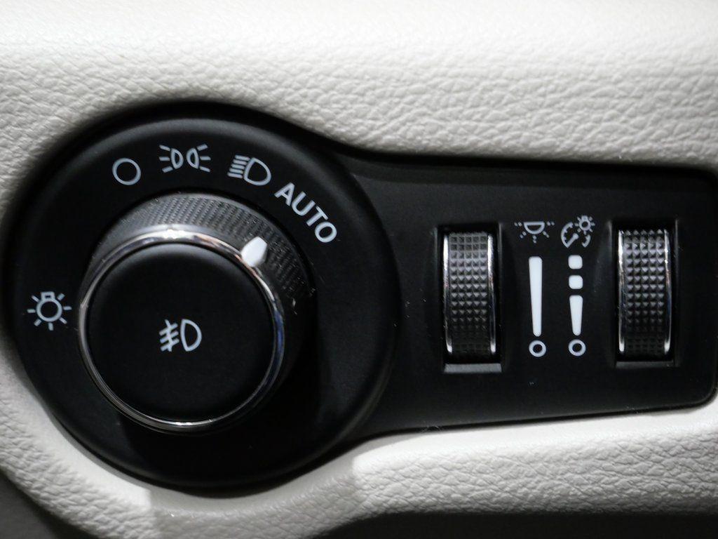 used 2023 Chrysler Pacifica Hybrid car, priced at $22,900