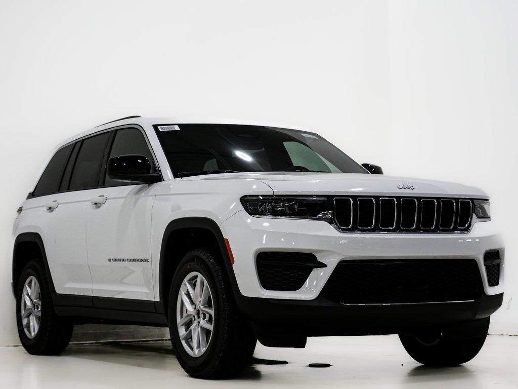 new 2025 Jeep Grand Cherokee car, priced at $37,878