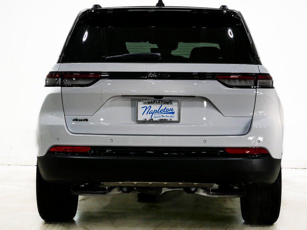 new 2025 Jeep Grand Cherokee car, priced at $43,204