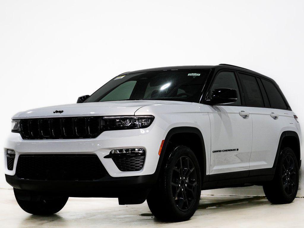 new 2025 Jeep Grand Cherokee car, priced at $43,204