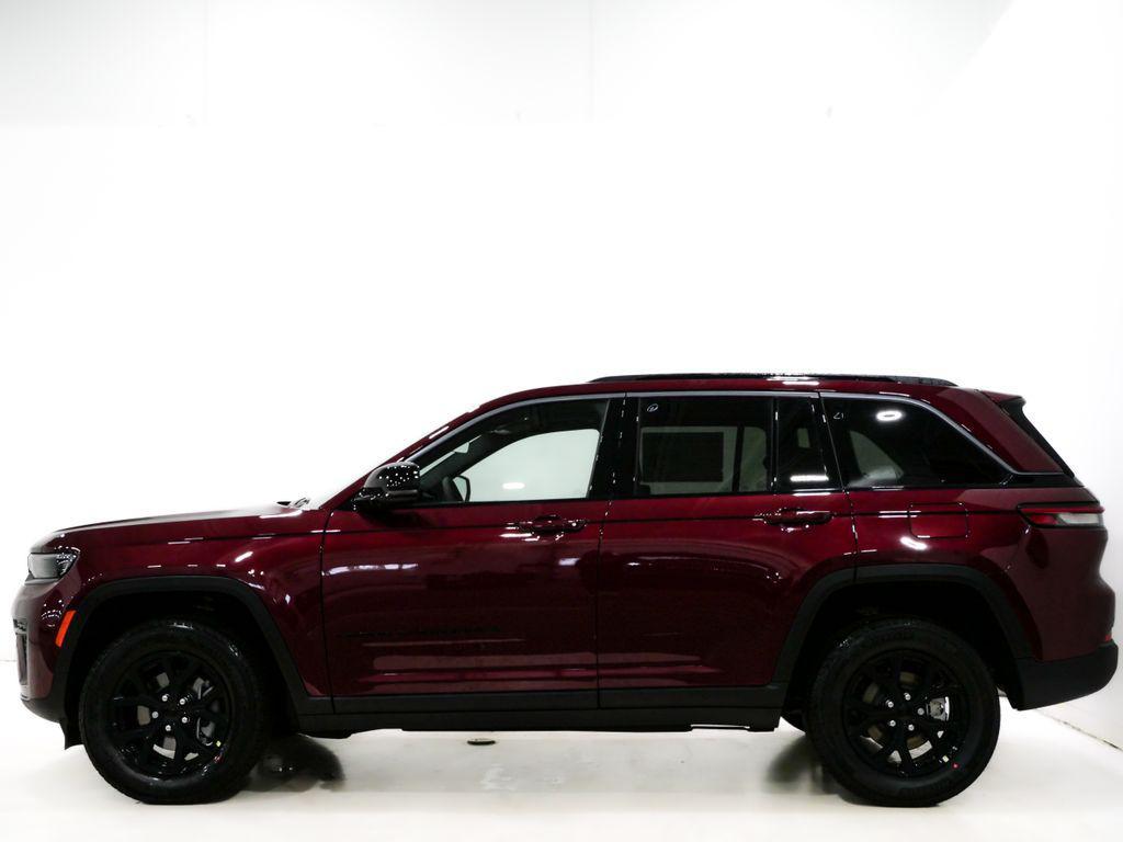 new 2026 Jeep Grand Cherokee car, priced at $39,438