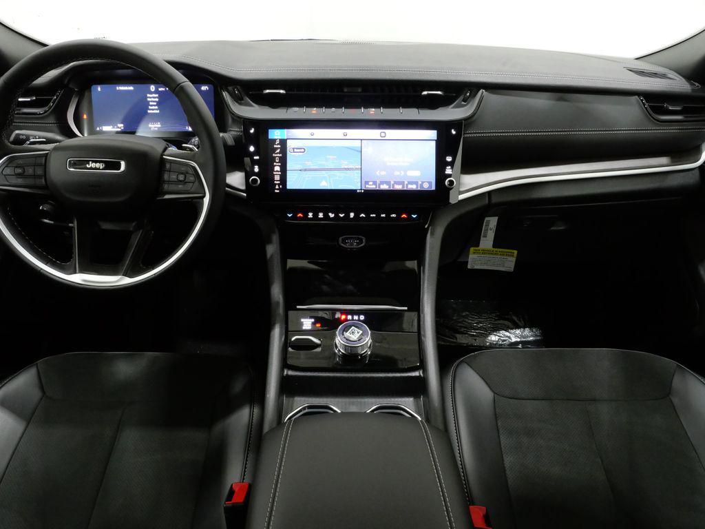 new 2026 Jeep Grand Cherokee car, priced at $39,438